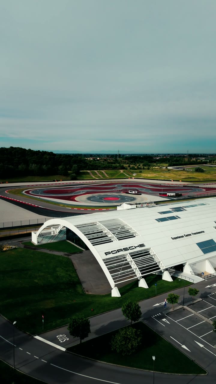 Porsche 992 GT3 Cup in pista al PEC Franciacorta