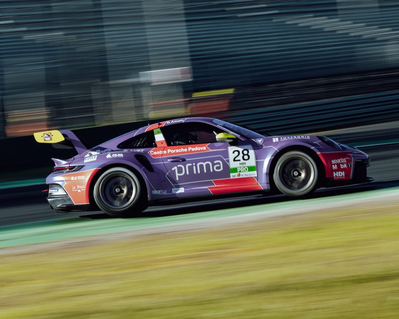 Monza chiude la stagione 2025 della Porsche Carrera Cup Italia: un weekend difficile in pista, e ricco di emozioni nel paddock